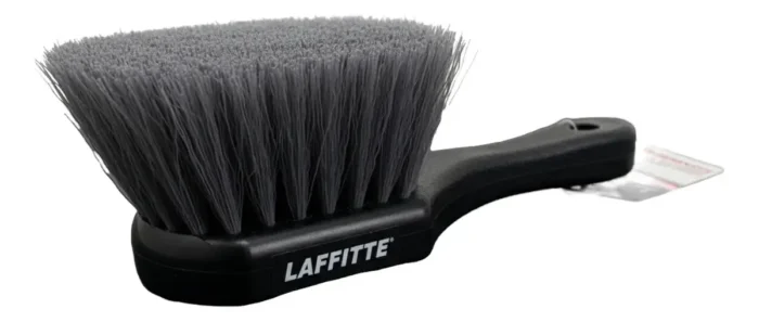 Cepillo Pasaruedas Llantas Mango Corto Laffitte